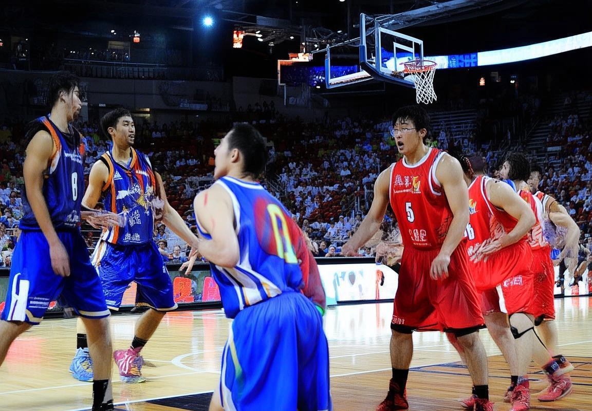 深圳福建CBA季后赛对决：战况回顾与亮点解析(图2)
